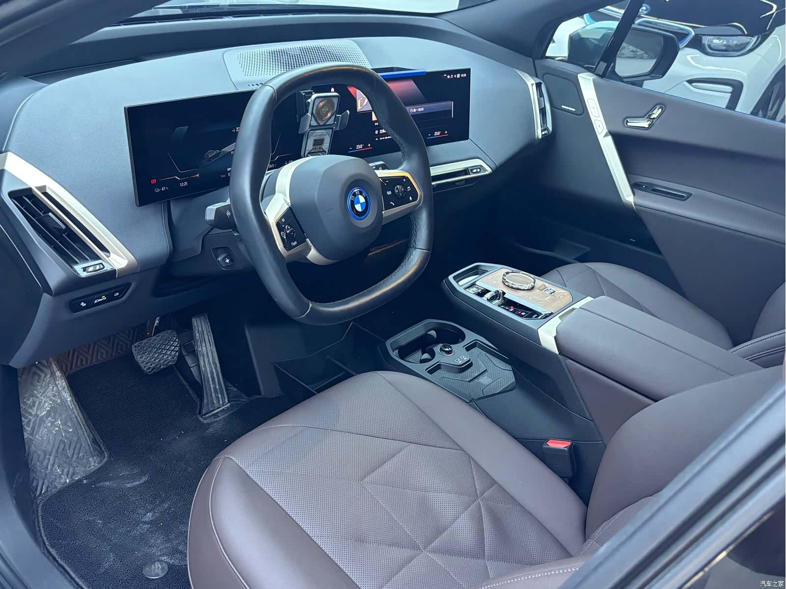 BMW iX, 2023 9