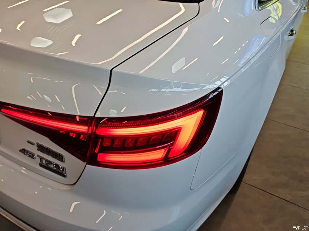 Audi A4L, 2019 8