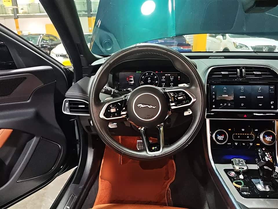 Jaguar XEL Jaguar XEL