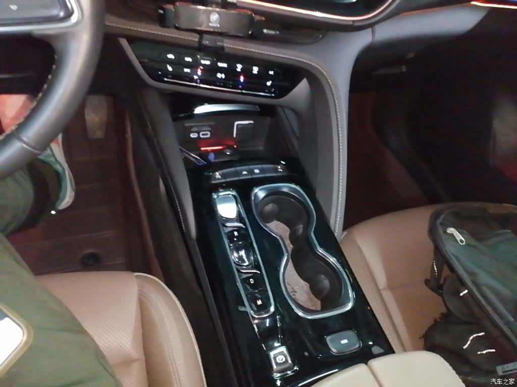 Buick Envision Plus, 2022 14