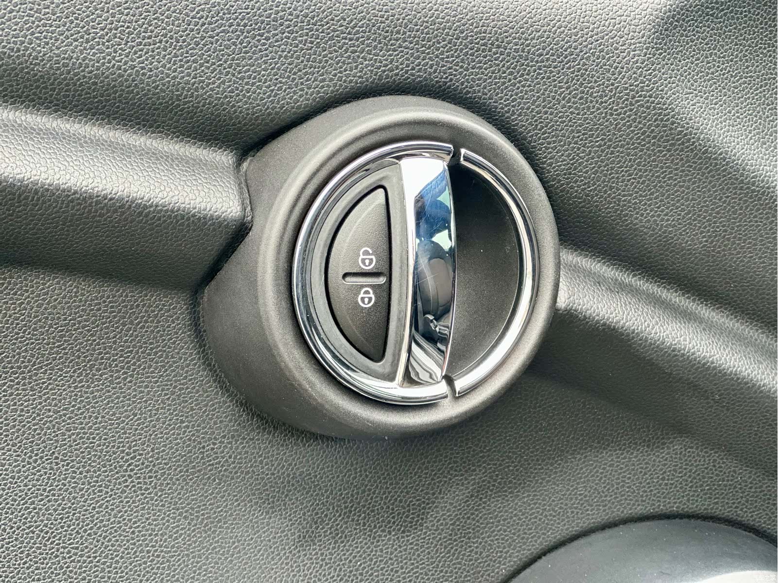 Mini ONE, 2016 24