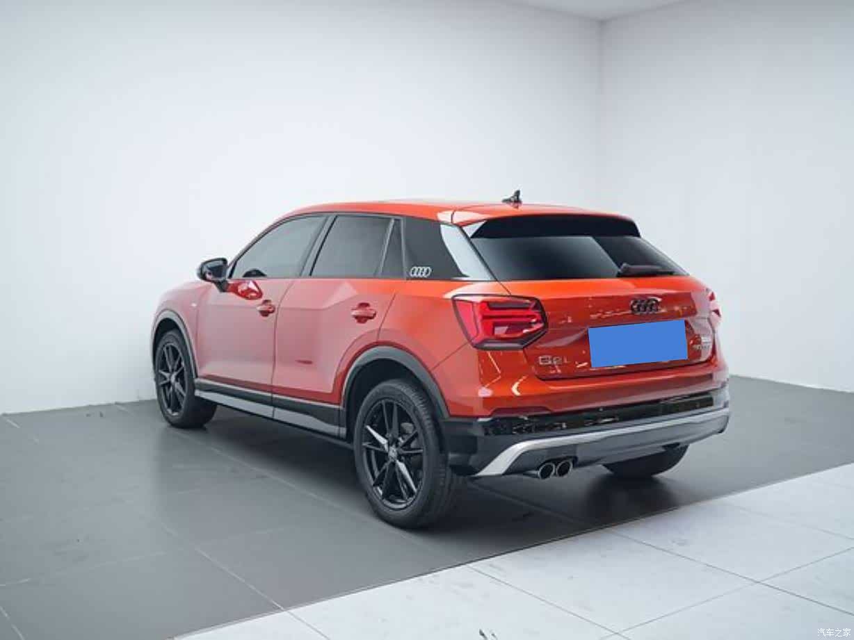 Audi Q2L, 2019 4