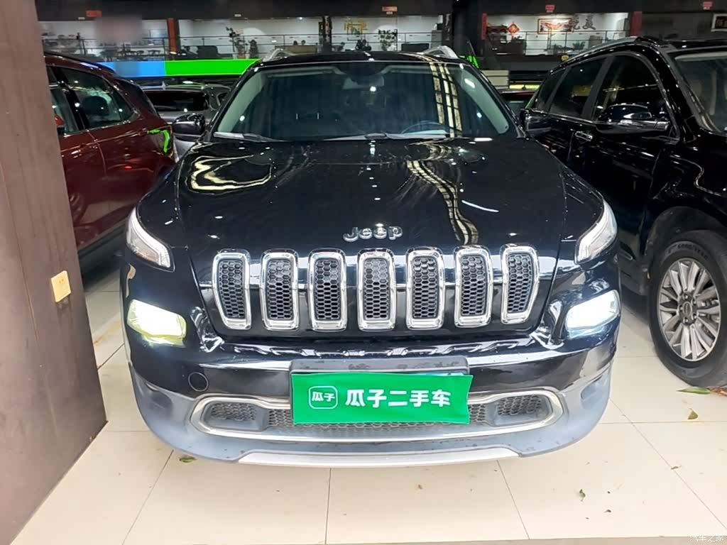 Jeep Cherokee, 2019 3