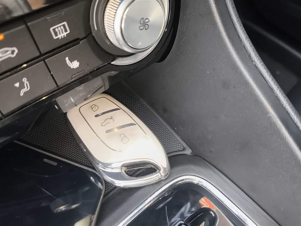 MG EZS pure electric