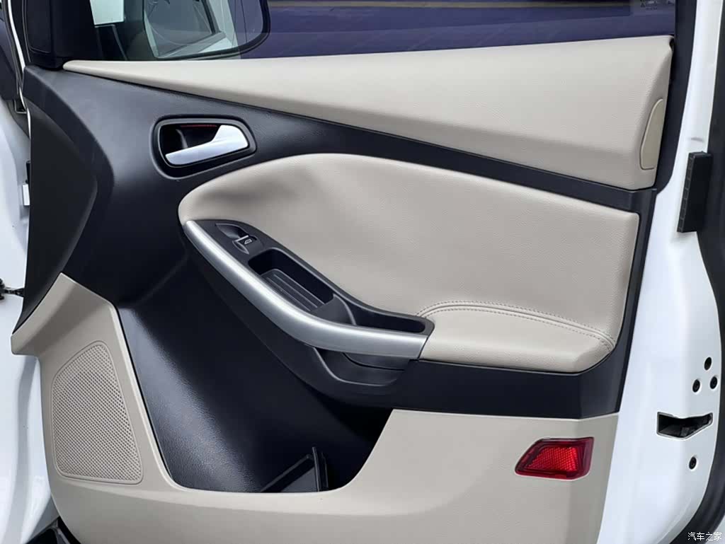 Ford Focus, 2017 12