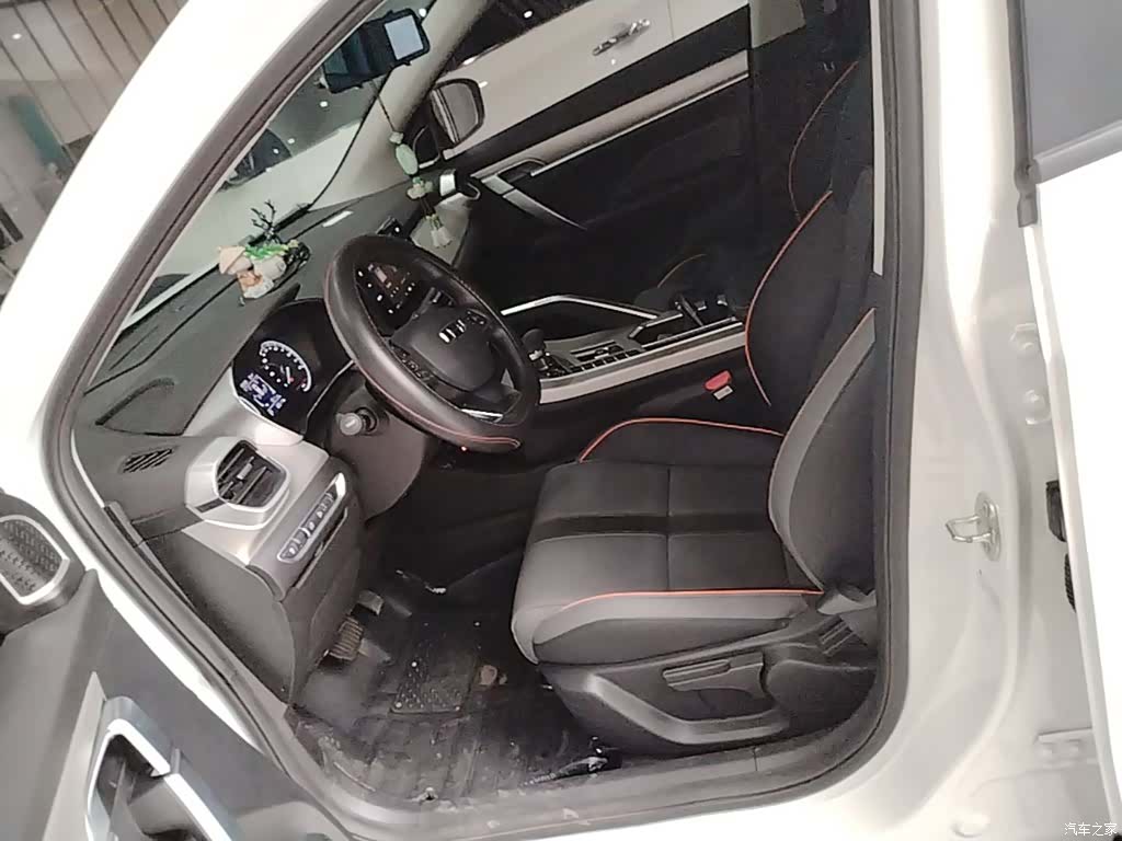 Geely Coolray, 2025 16