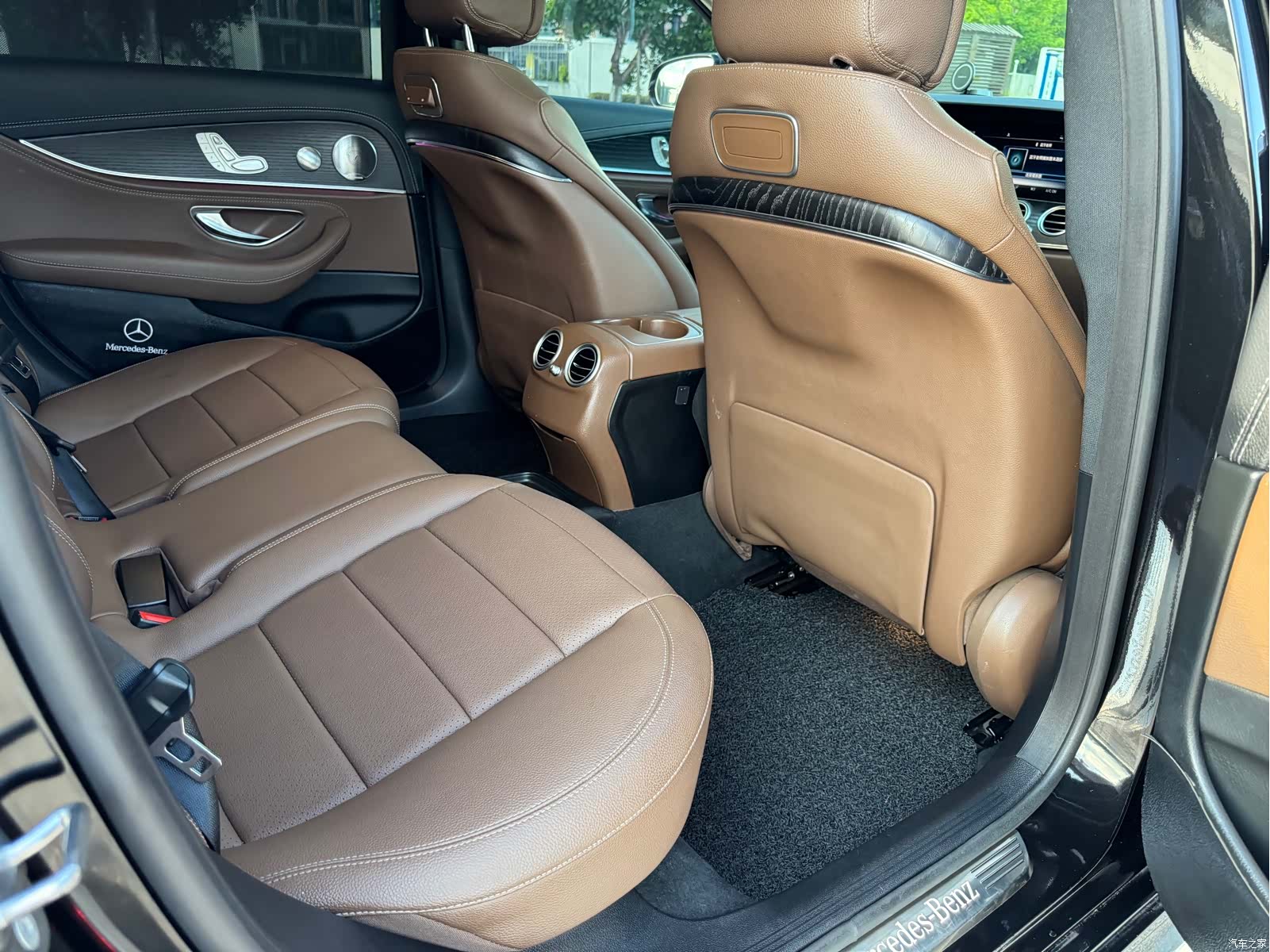 Mercedes-Benz E-Class, 2019 13