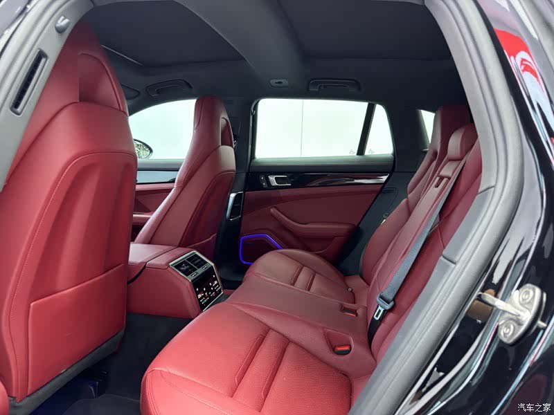 Porsche Panamera, 2023 7