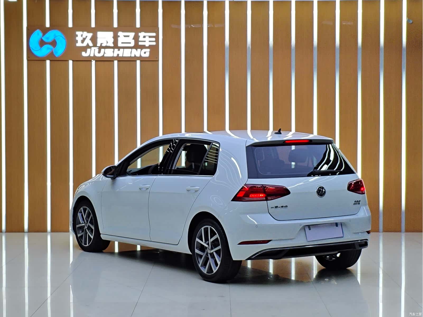 Volkswagen Golf, 2020 все фото