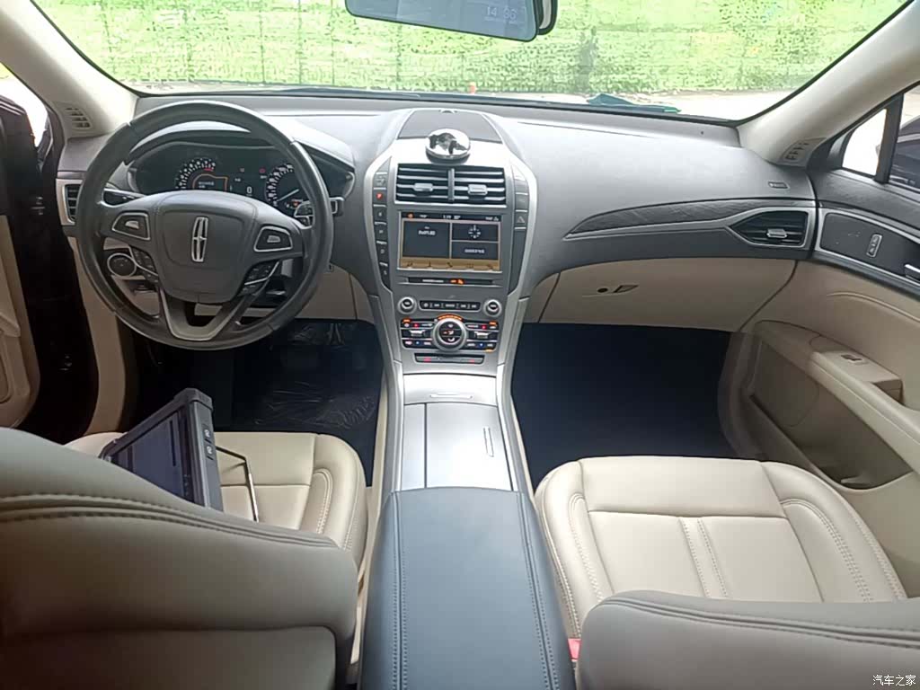 Lincoln MKZ, 2019 10