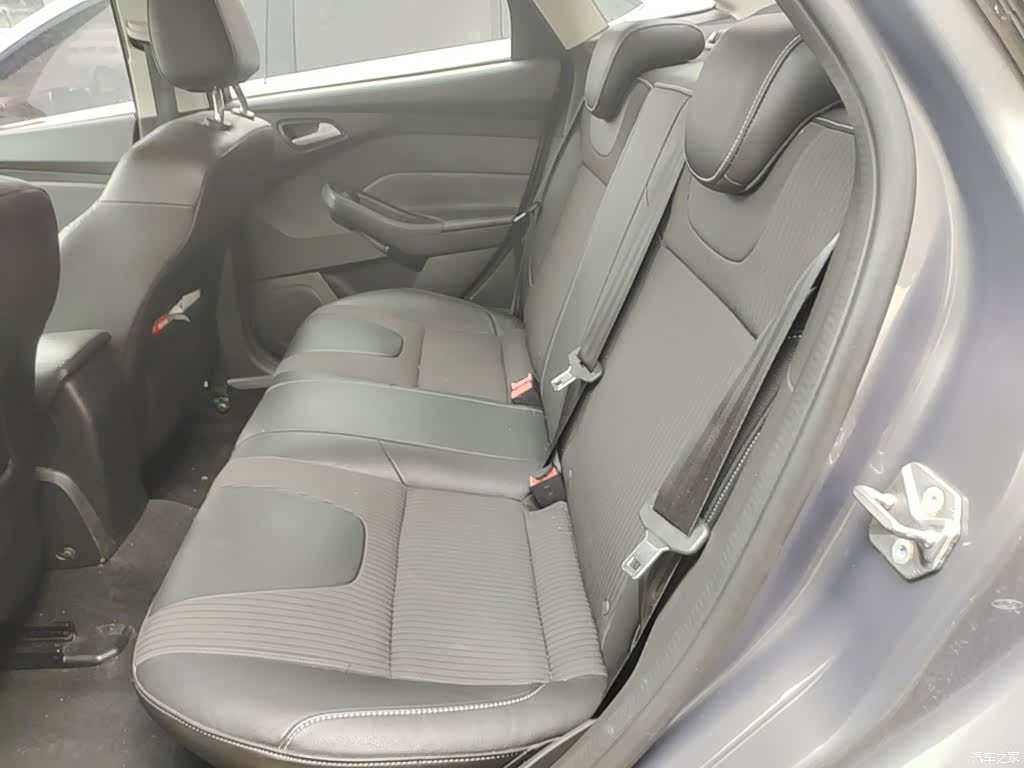 Ford Focus, 2015 17