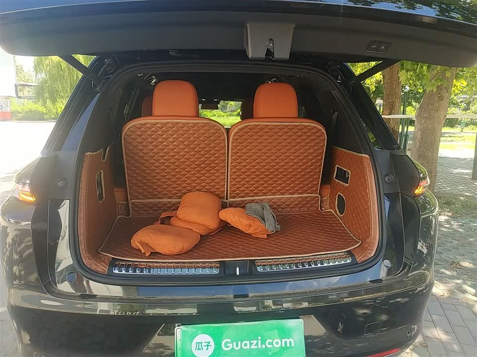 Li Auto Ideal L8