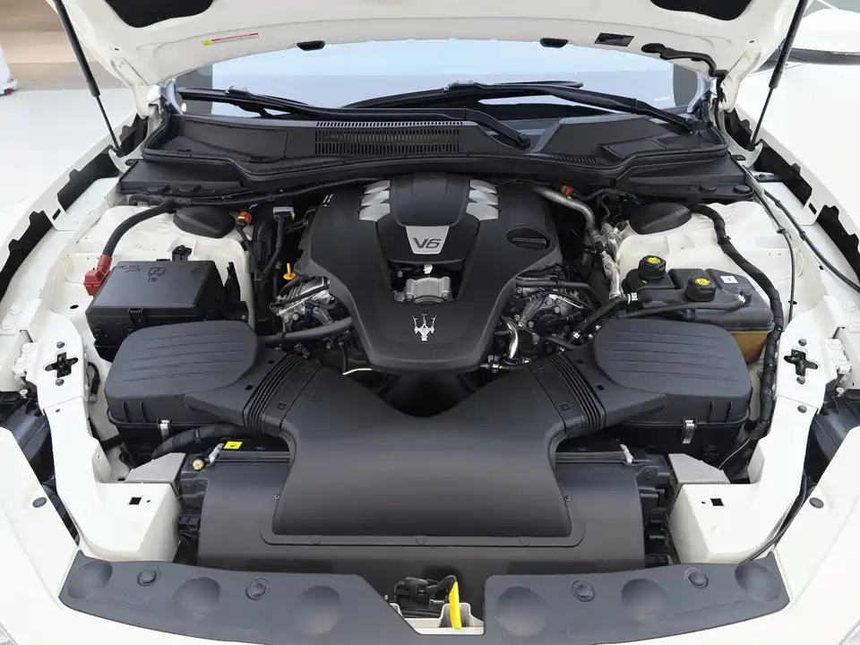Maserati Ghibli Maserati Ghibli