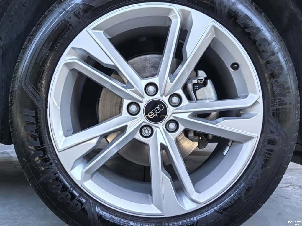 Audi Q3, 2023 19