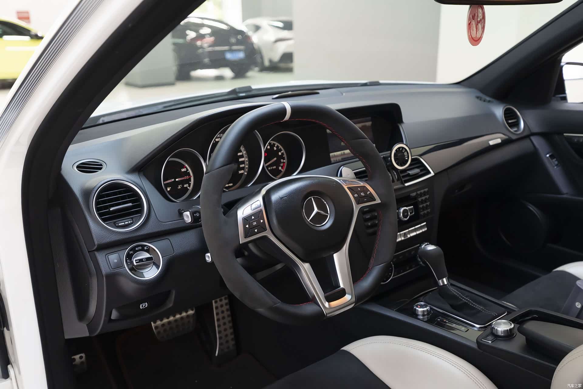 Mercedes-Benz C-Class, 2014 9