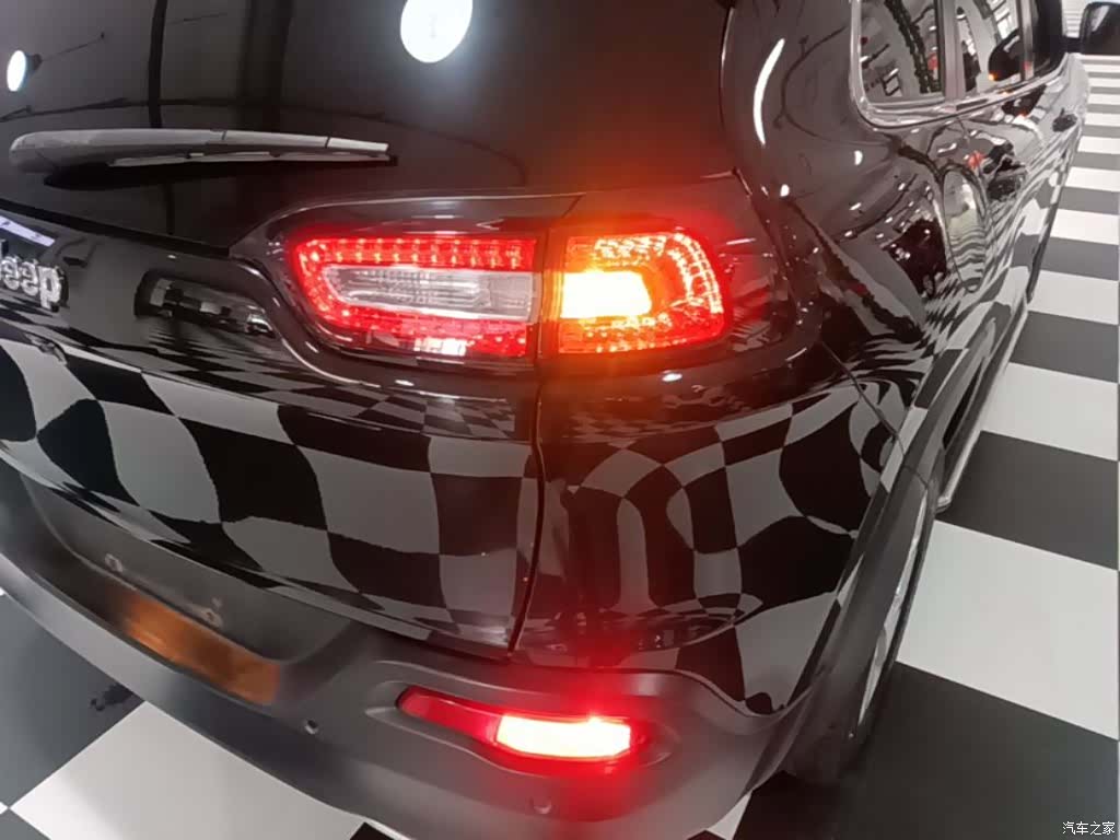 Jeep Cherokee, 2018 8