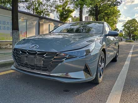 ���϶����ִ� ������ 2021�� 1.5L CVT LUX����