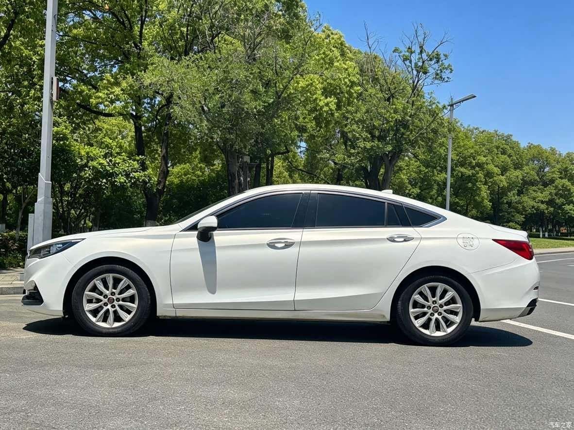 Hongqi H5, 2019 6