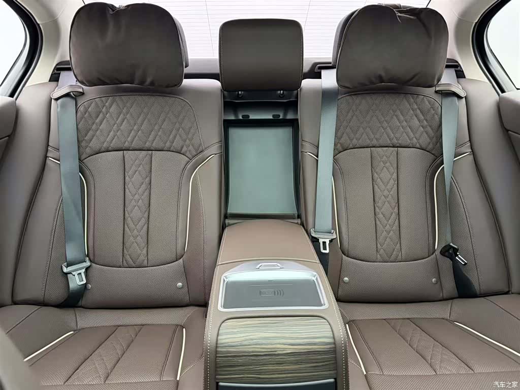 BMW 5 Series, 2023 11
