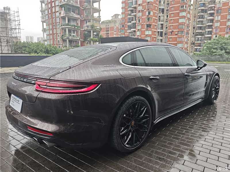 Porsche Panamera, 2018 11