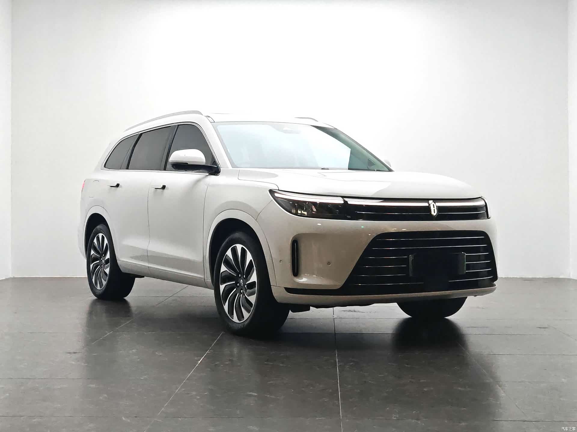 AITO M7, 2023 2