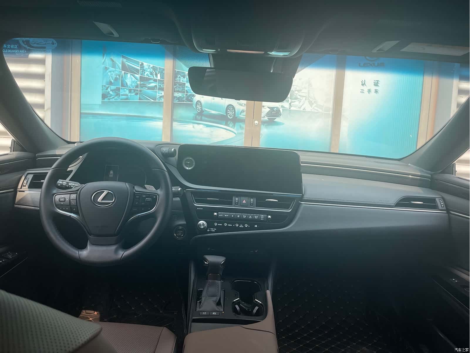 Lexus ES, 2023 23