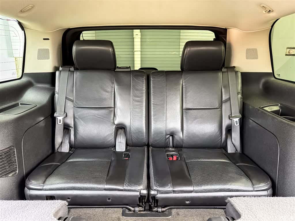 Cadillac Escalade, 2009 19