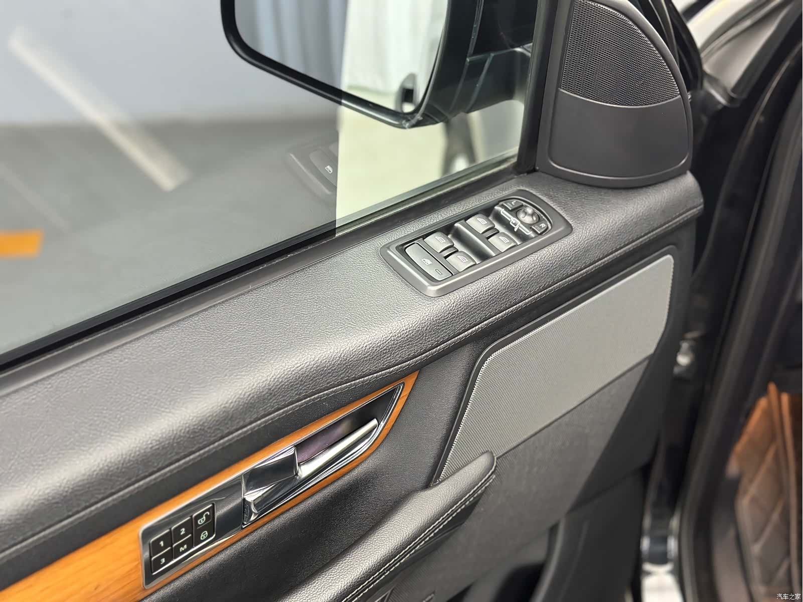 Land Rover Range Rover, 2012 20