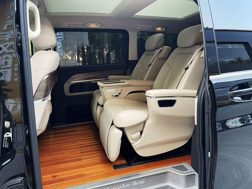 Mercedes-Benz V-class