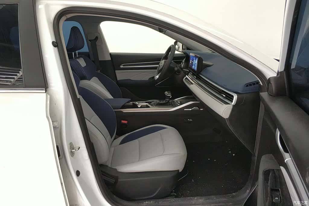 Geely Emgrand, 2022 8