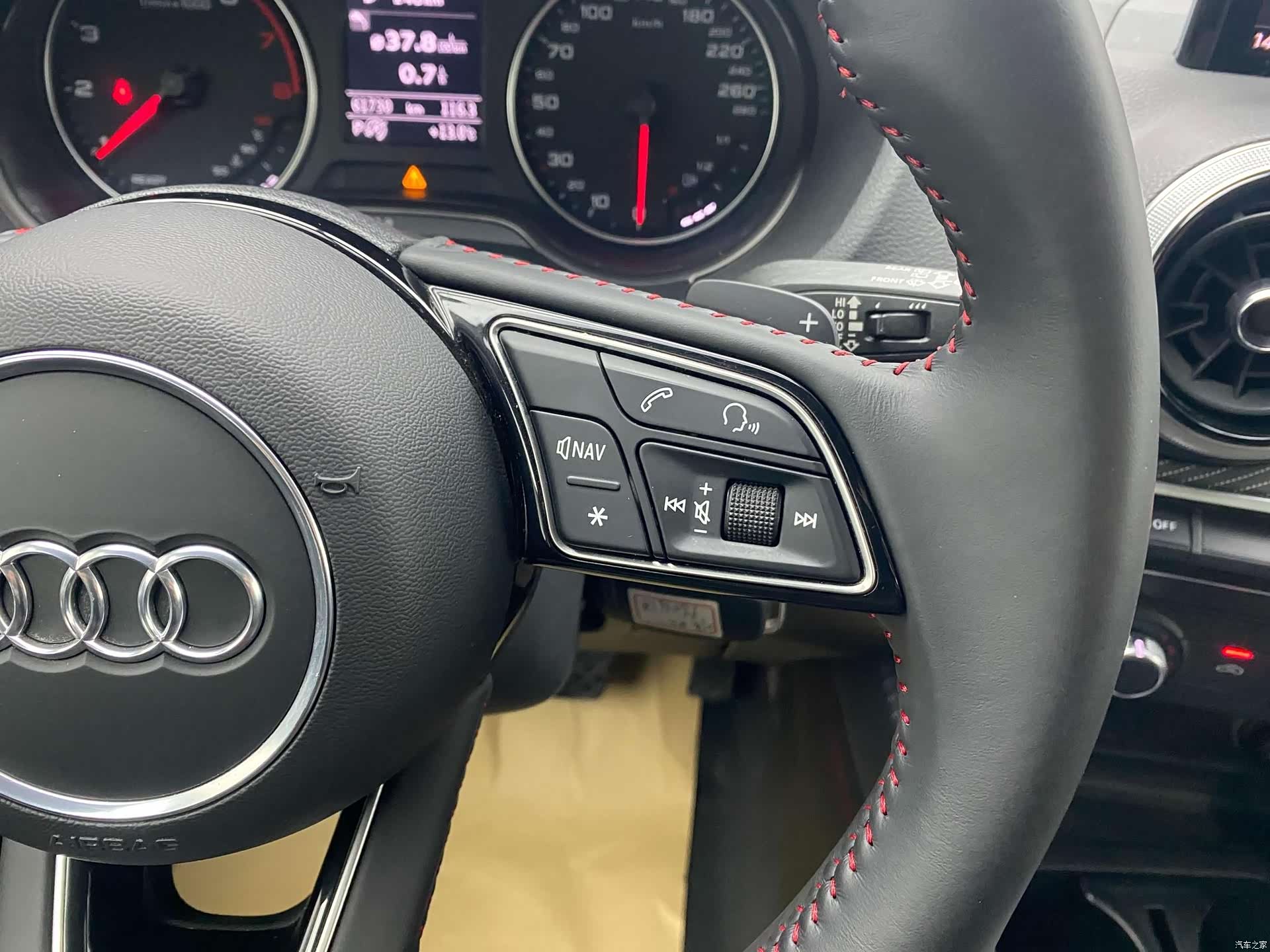 Audi Q2L, 2022 29