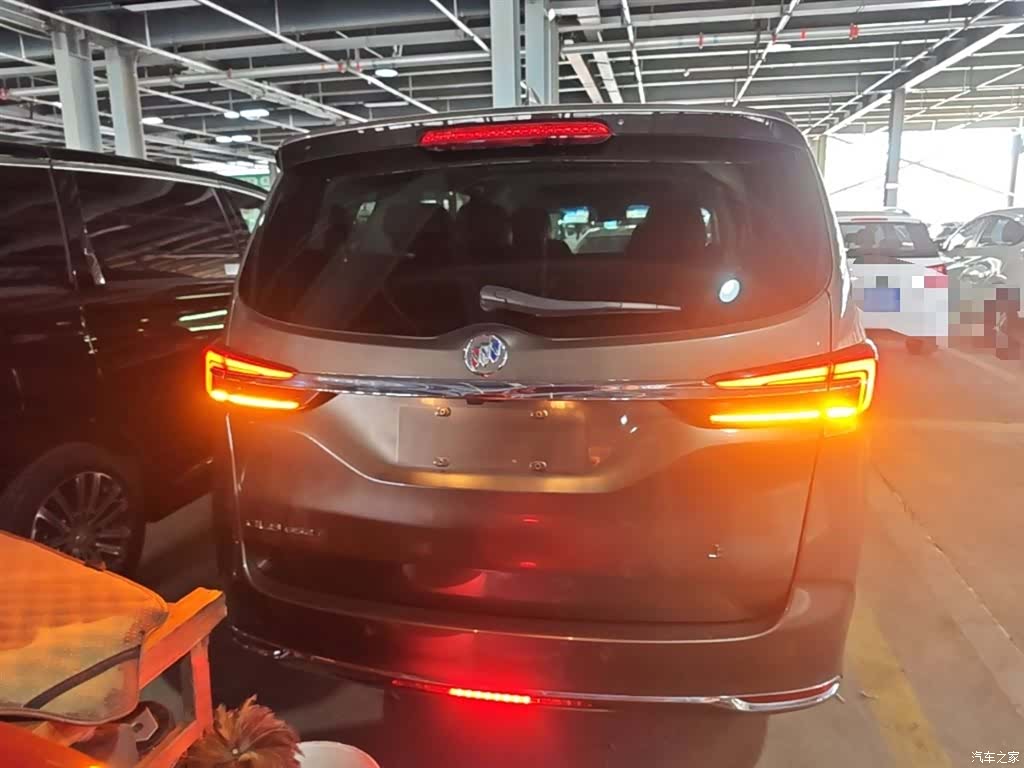 Buick GL8, 2022 6