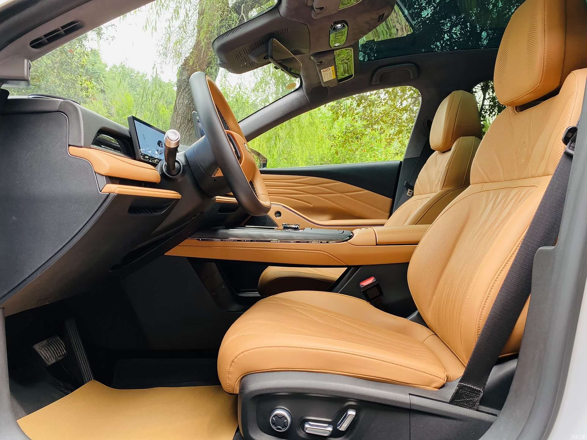 Geely 8, 2025 9