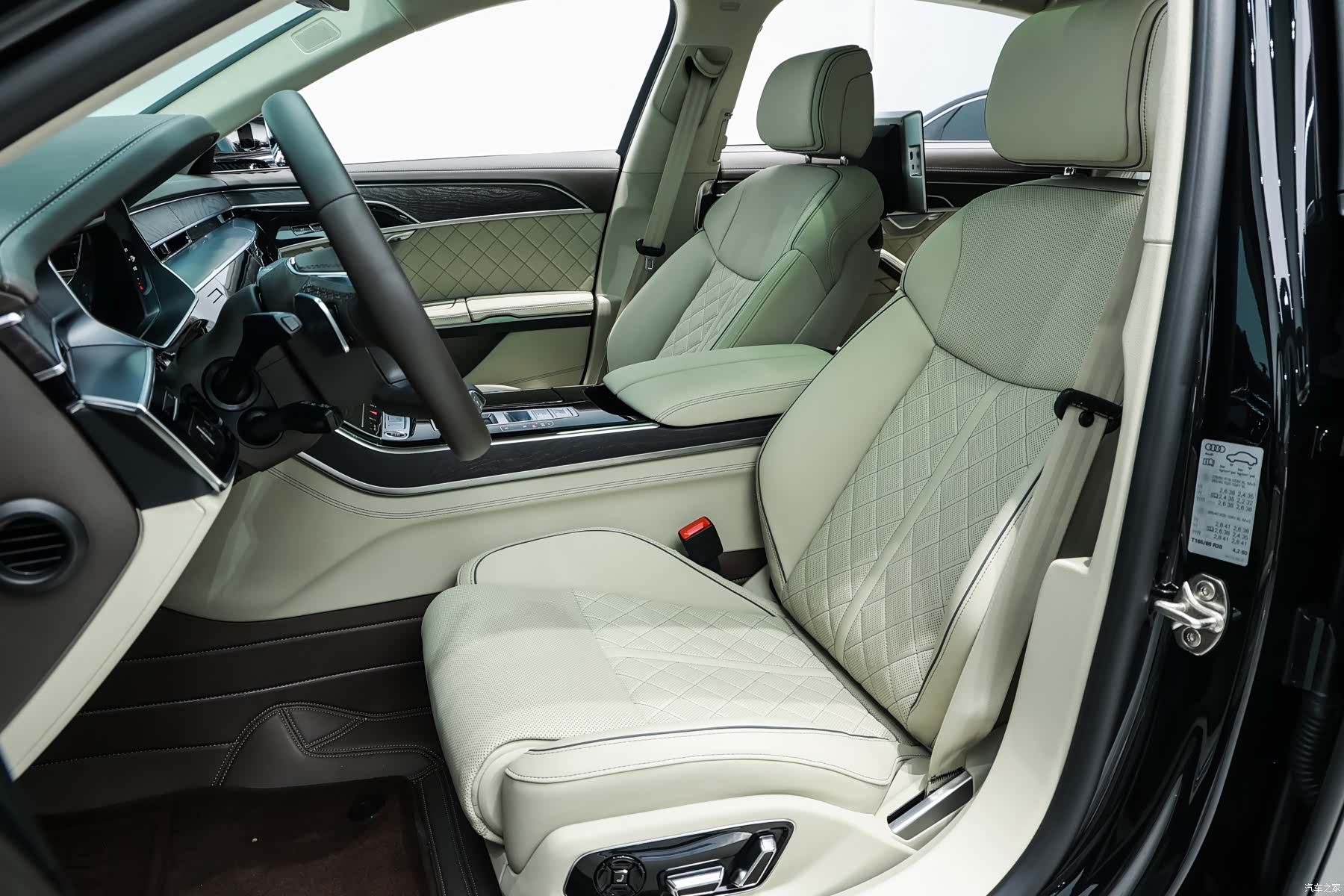 Audi A8L, 2023 10