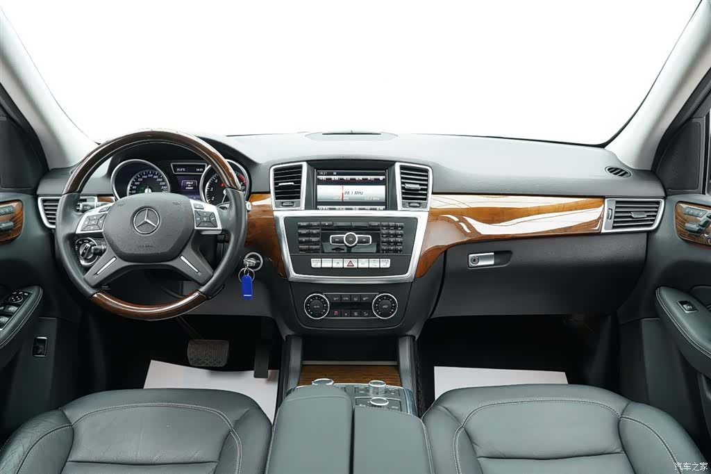 Mercedes-Benz M-Class, 2015 15