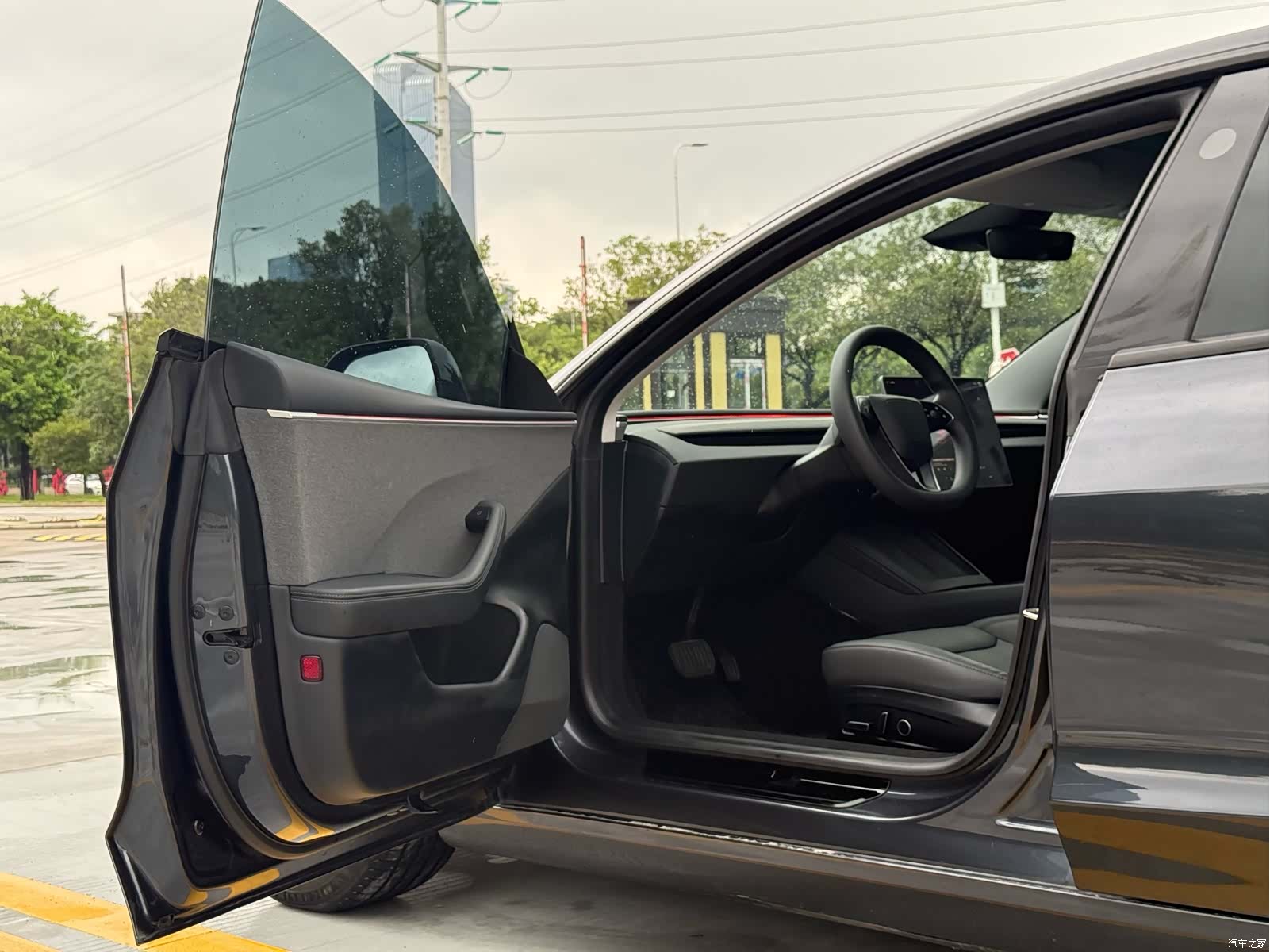 Tesla Model 3, 2024 16