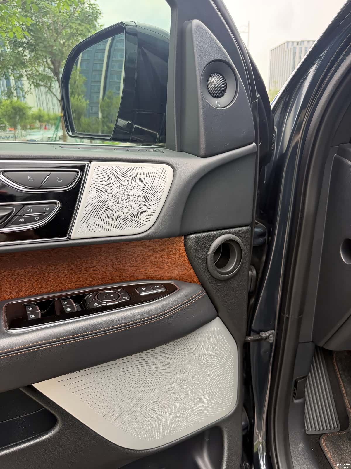 Lincoln Navigator, 2023 19