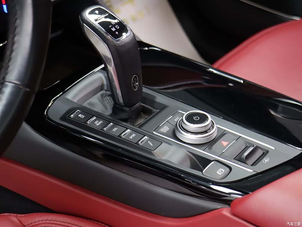 Maserati Levante, 2022 9