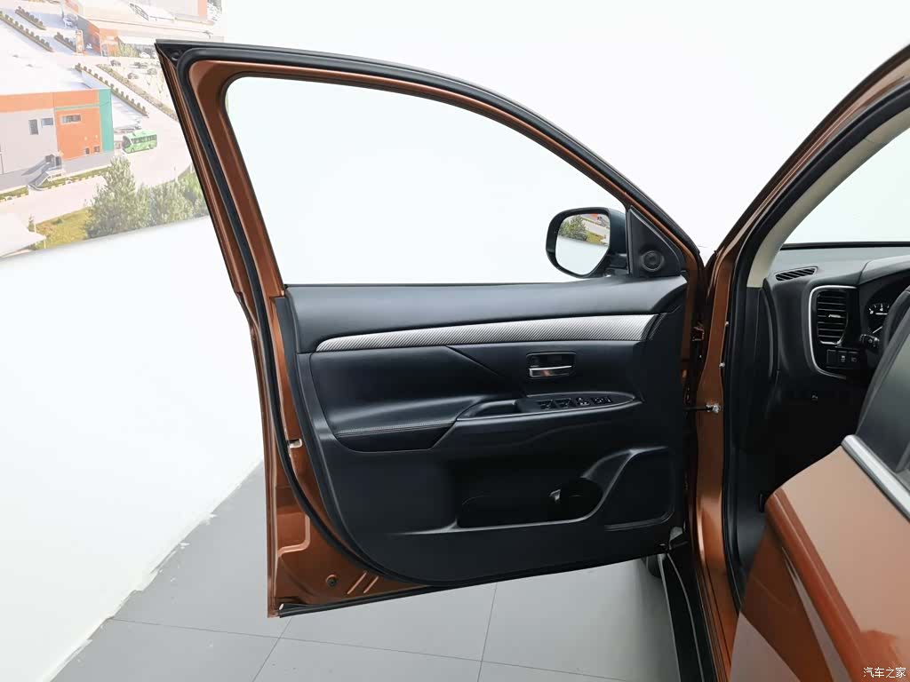 Mitsubishi Outlander, 2014 8