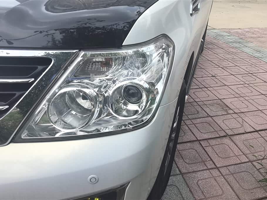 Nissan Toure