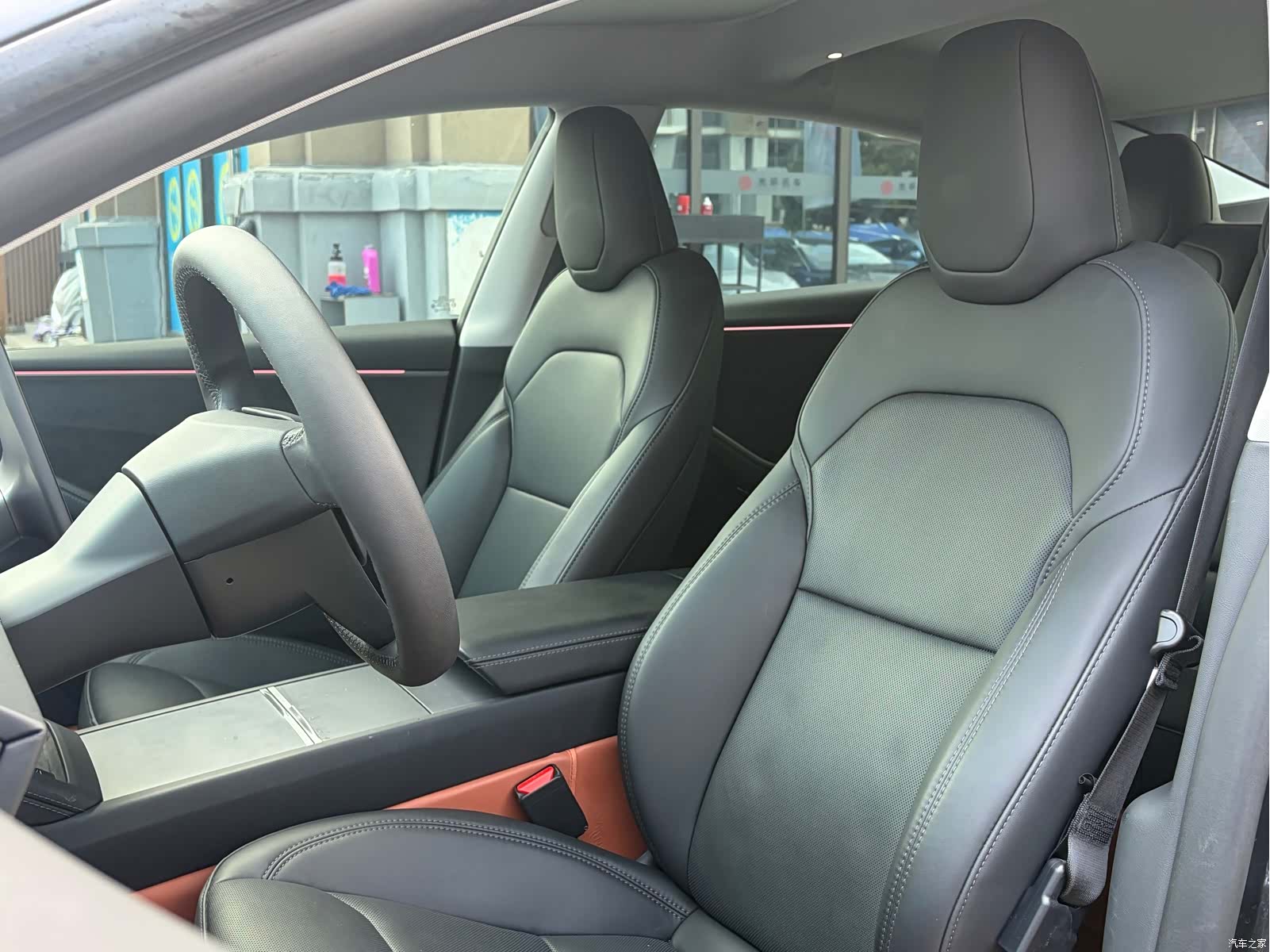 Tesla Model 3, 2025 11