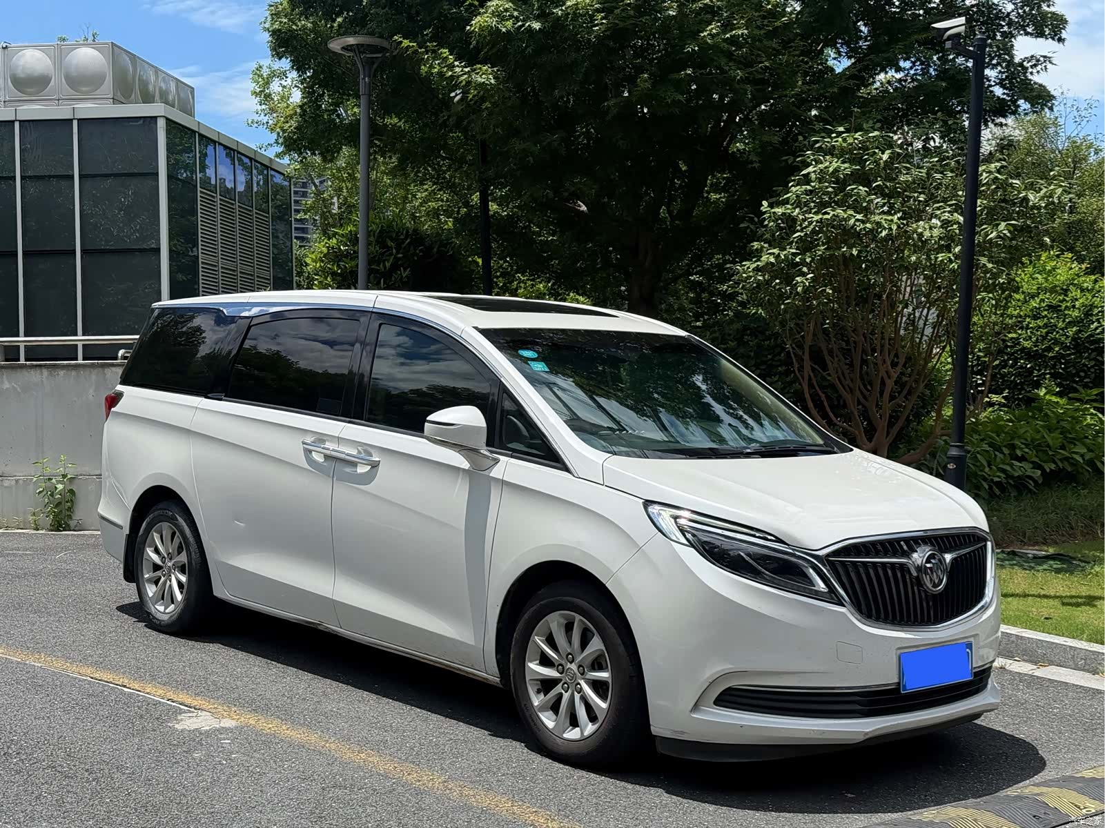 Buick GL8, 2018 3
