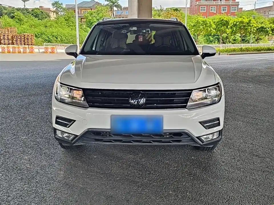 Volkswagen Tiguan L