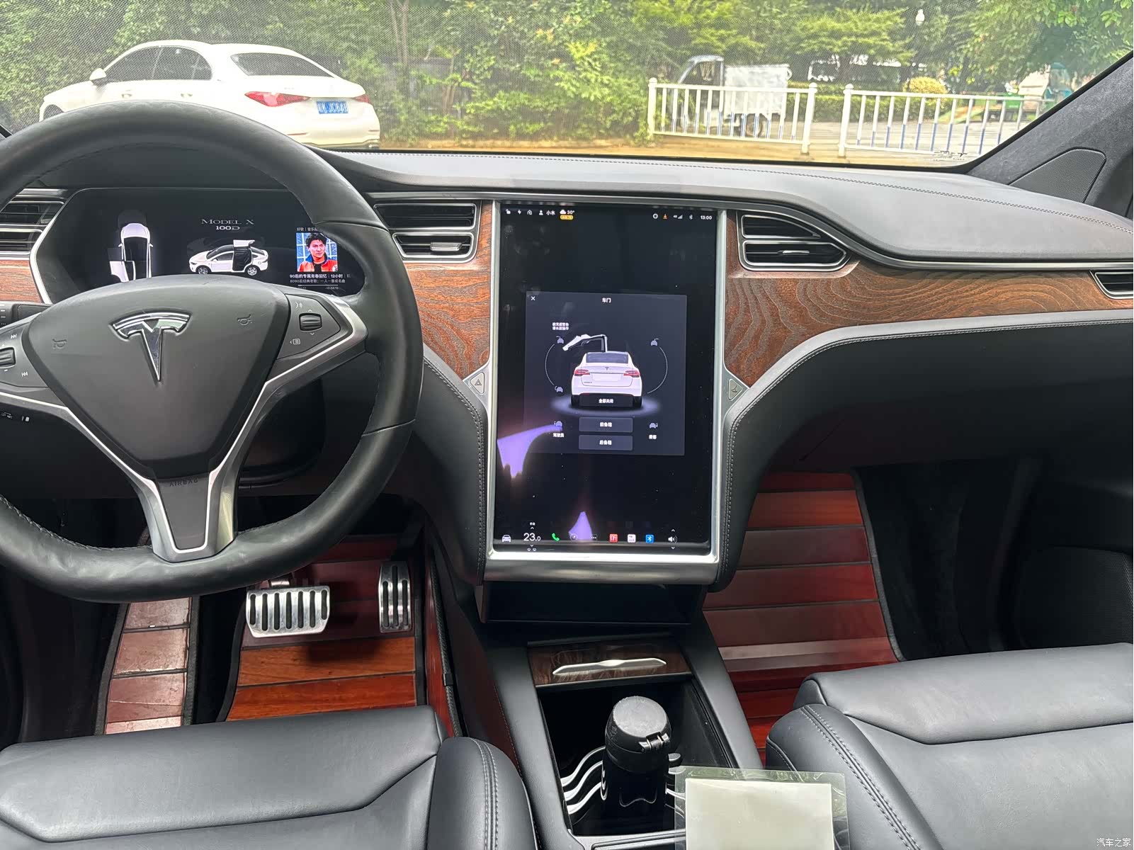 Tesla Model X, 2018 17