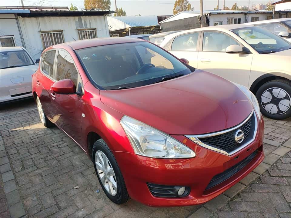 Nissan TIIDA
