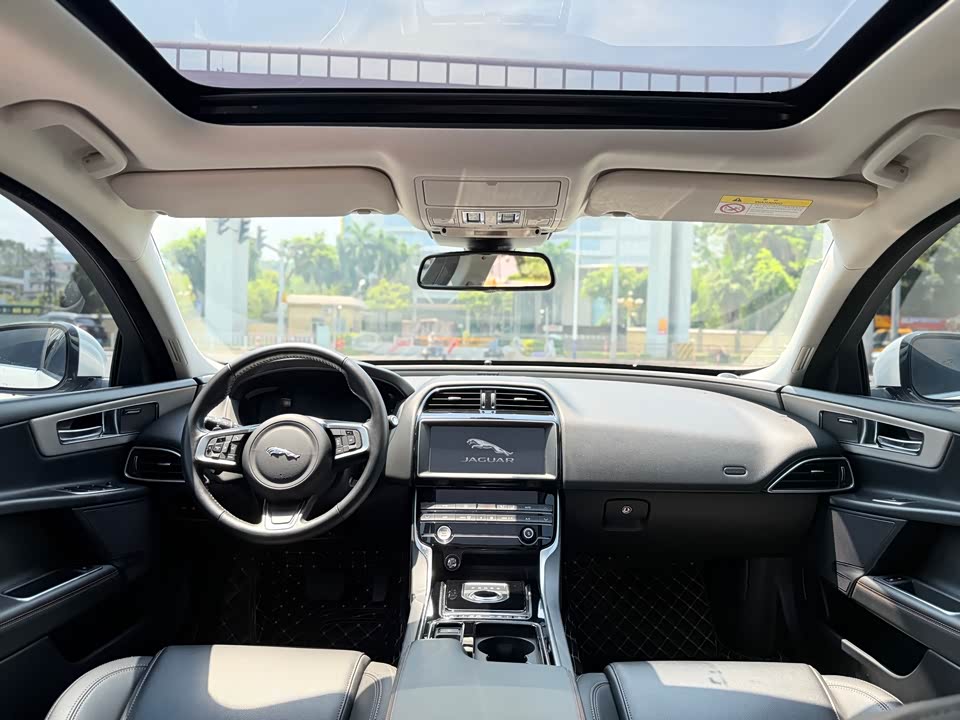 Jaguar XEL Jaguar XEL
