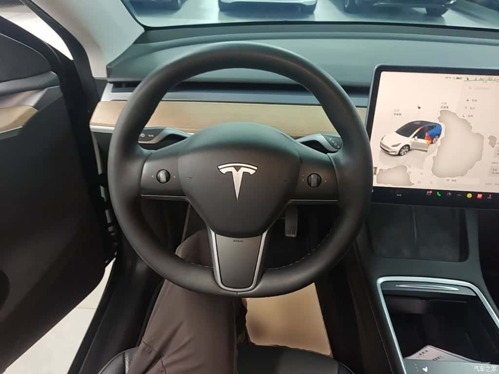 Tesla Model Y, 2022 11