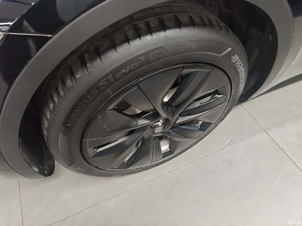 Tesla Model Y, 2022 23