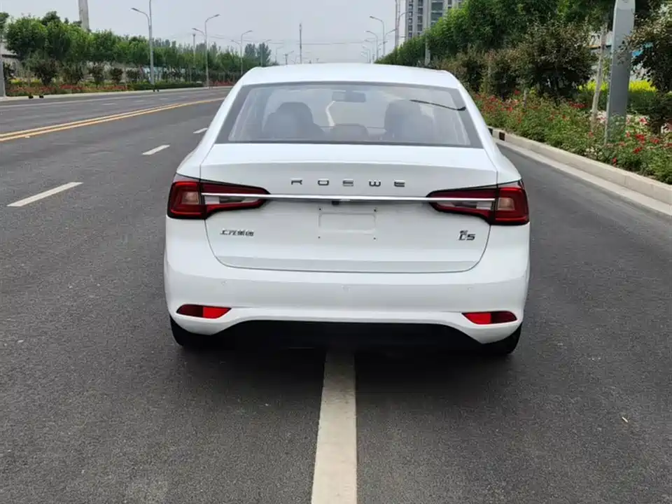 Roewe i5