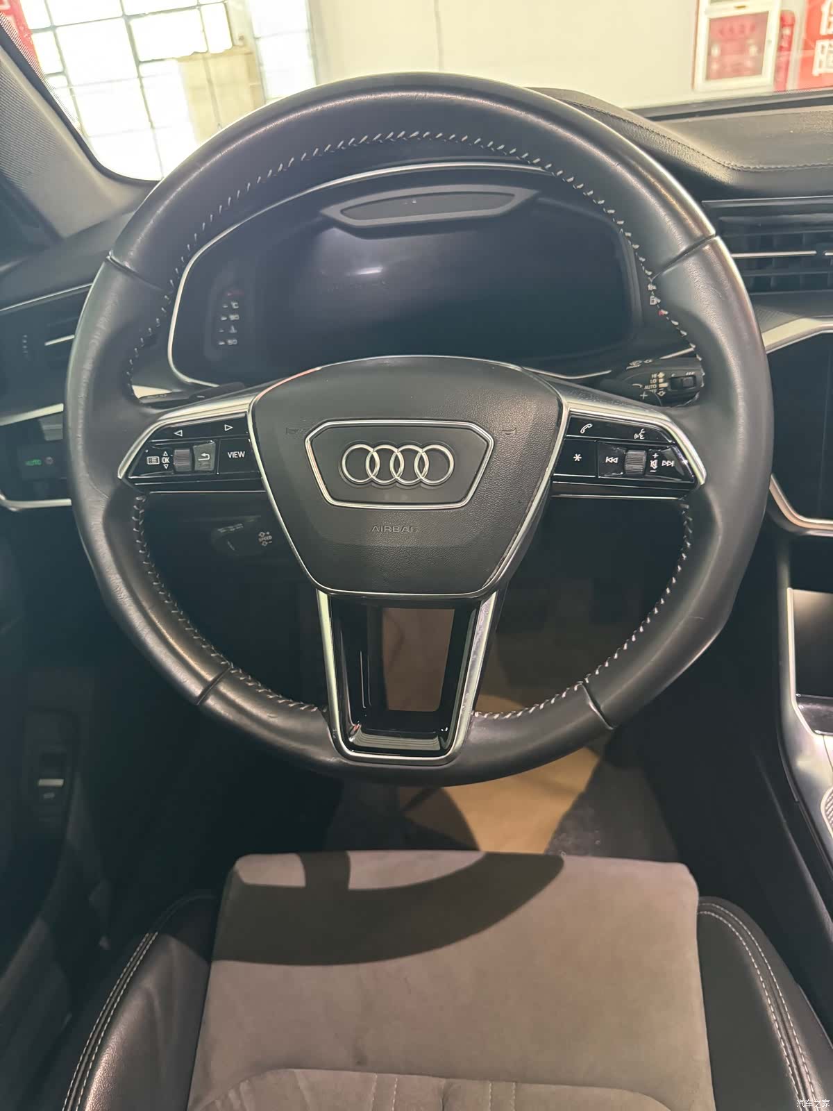 Audi A6L, 2020 4